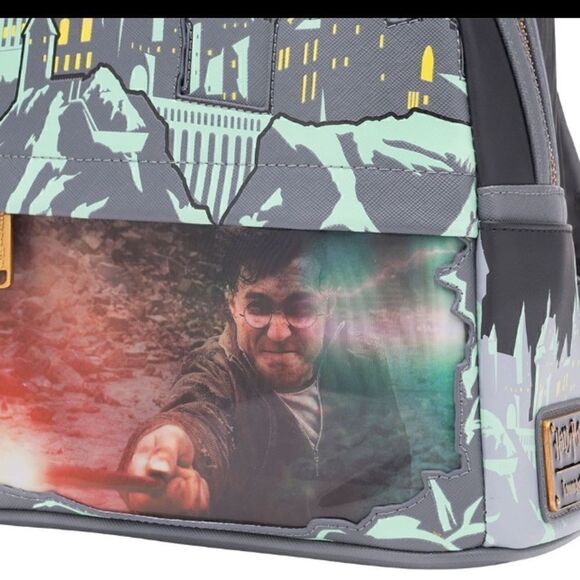 🪄🪄 Loungefly Harry Potter Glow in the Dark Battle of Hogwarts Lenticular - Picture 7 of 9